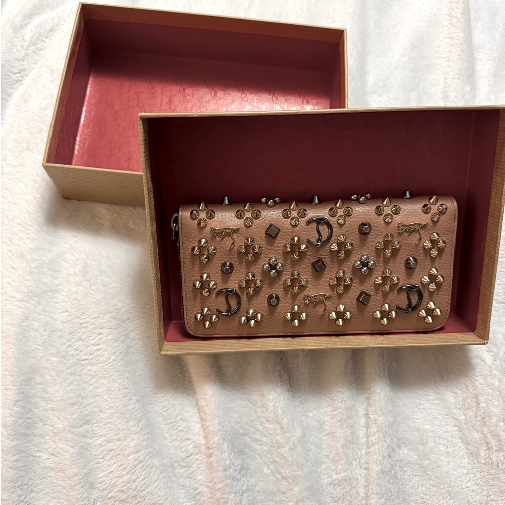 Christian Louboutin Blush Color Wallet with Metallic Accents - Picture 3 of 12